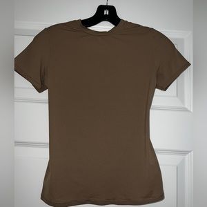 Skims tee